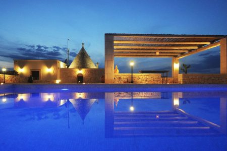 Trullo con infissi Oknoplast
