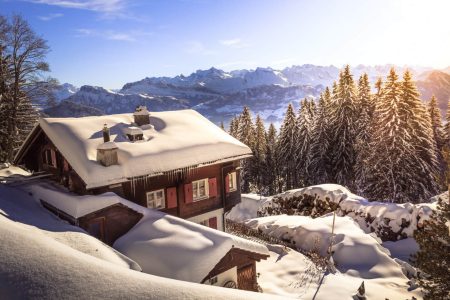Consigli per arredare perfettamente una casa in montagna