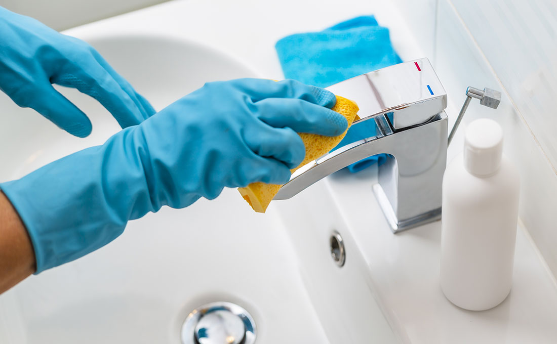 La pulizia del bagno è fondamentale per mantenere la casa igienizzata
