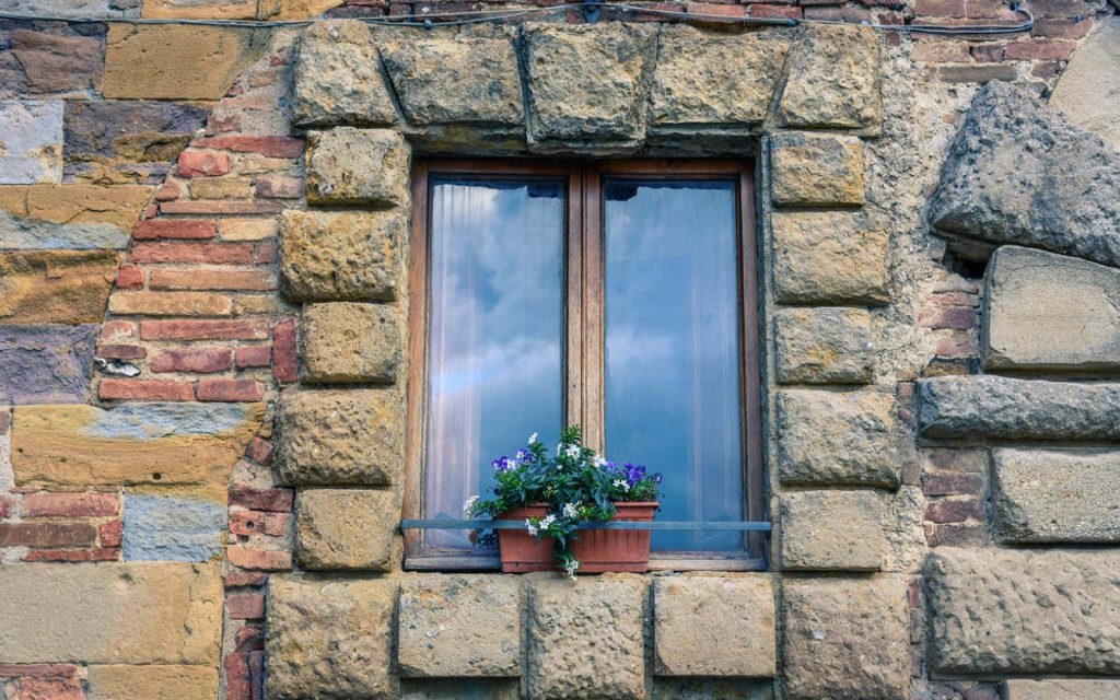 Consigli su come eliminare gli spifferi dalle finestre