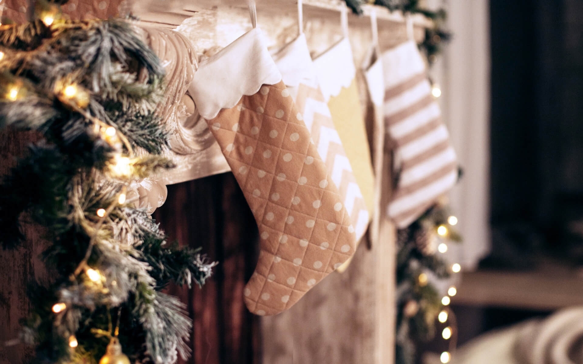 Pratici consigli e idee per decorare la casa per Natale con soluzioni fai da te