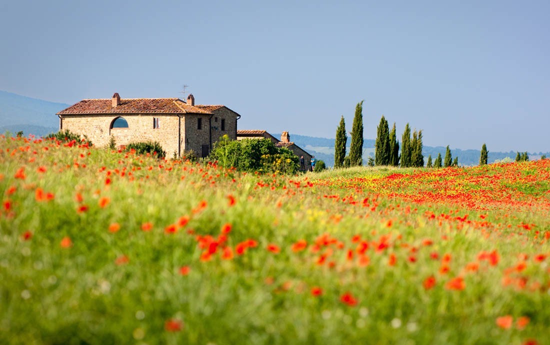 come fare a scegliere i giusti infissi per una casa di campagna?