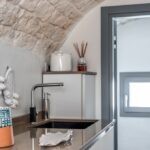 Dettagli cucina con finestra Oknoplast