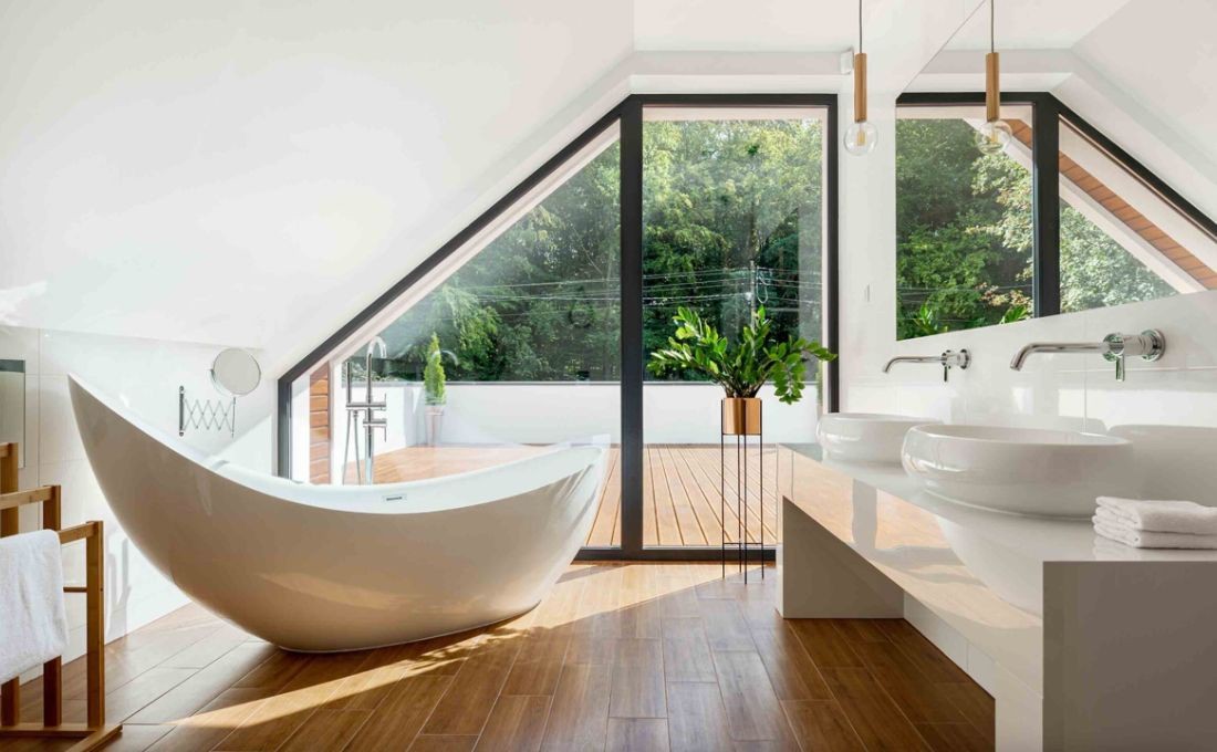 Bagno In Mansarda Scaled 1