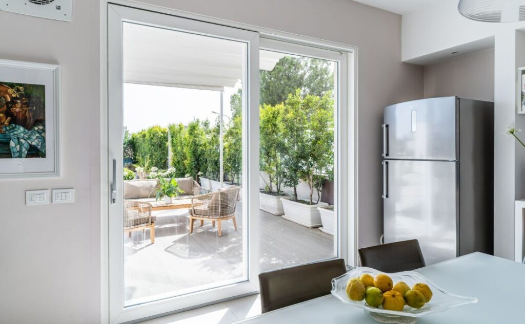 Scorrevoli HST Premium di Oknoplast presenti nella zona cucina