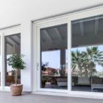 Infissi HST Premium di Oknoplast visti dall'esterno