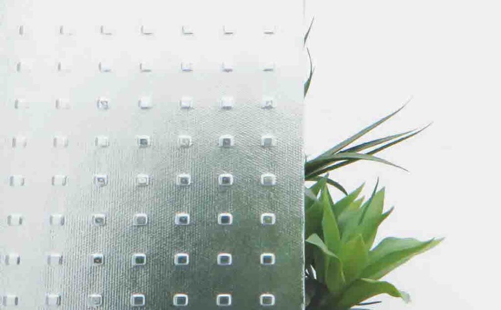 Vetri ornamentali di Oknoplast per maggiore illuminazione e maggiore privacy