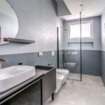 Bagno con finestre Prolux Evolution di Oknoplast