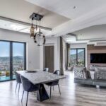 Appartamento con Prolux Vitro a Napoli zona living con vista all'esterno