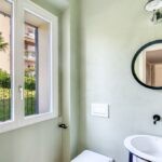 villa a Cernobbio ristrutturata con infissi Oknoplast dettaglio bagno