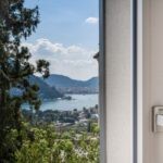 villa a Cernobbio ristrutturata con infissi Oknoplast dettaglio maniglia