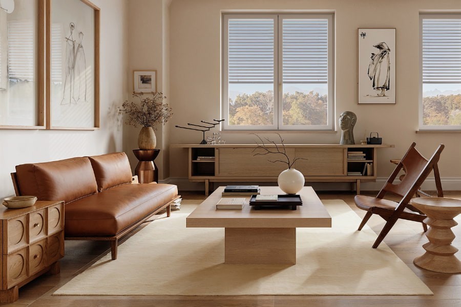 Salotto con finestre in PVC Squareline con frangisole