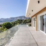 zona esterna in una villa contemporanea a Palermo ristrutturata con infissi Oknoplast