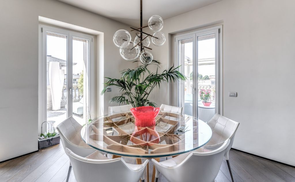 zona living attico Vigevano ristrutturato con infissi Oknoplast