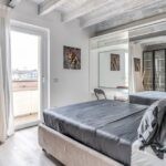 Camera da letto con finestra Oknoplast