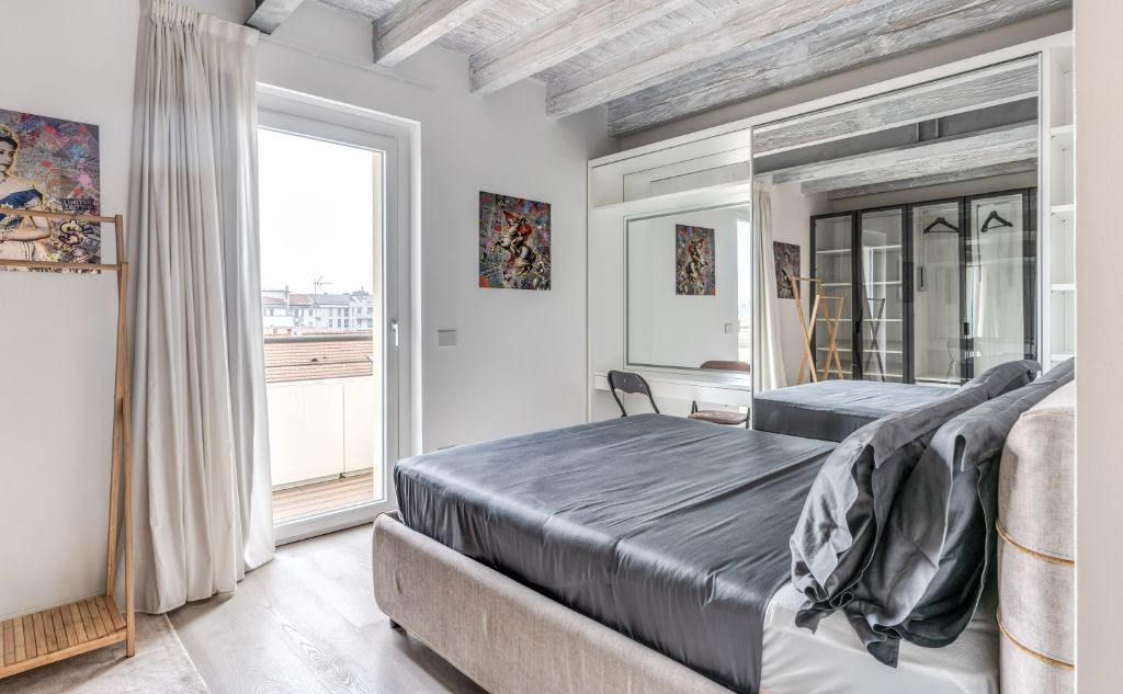 Camera da letto con finestra Oknoplast