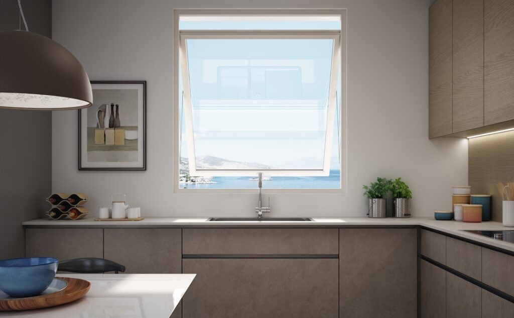 Cucina con finestra in PVC Prolux Swing di Oknoplast