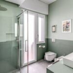 Bagno con finestre Prolux Evolution di Oknoplast