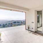 esterni di una villa contemporanea a Palermo ristrutturata con infissi Oknoplast