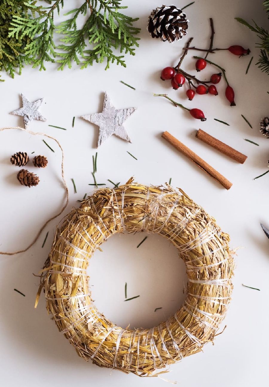 ghirlanda-natalizia-materiali-naturali.jpeg
